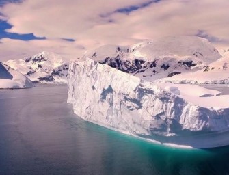 Antarctica, voyage dans de superbes paysages glacés