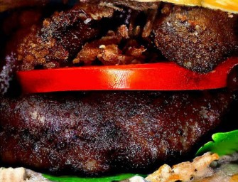 Peintures hyperréalistes de hamburgers bien gras et dégoulinants