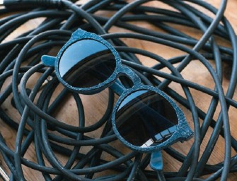 Des lunette de soleil aux allures de blue Jeans