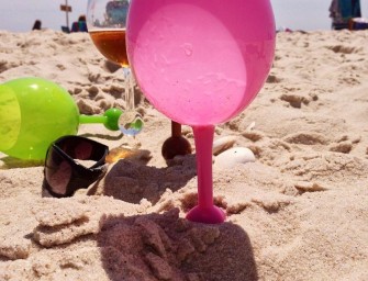 Beach Glass : un verre de vin spéciale apéro plage