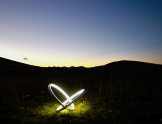 Infinity : Un halo de lumière minimalist