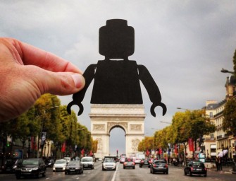 Détournemant de monuments avec un simple morceau de papier et un smartphone