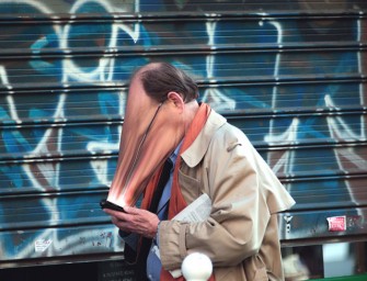 SUR-FAKE : Quelle place occupe votre smartphone dans votre vie ?